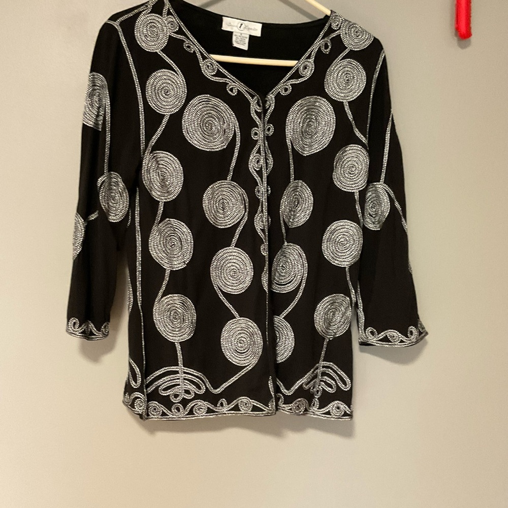 Pretty Black Tops With Swirled Pattern - image 1
